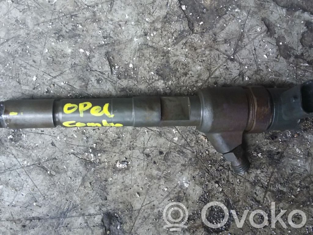 Opel Combo C Injector combustibil 