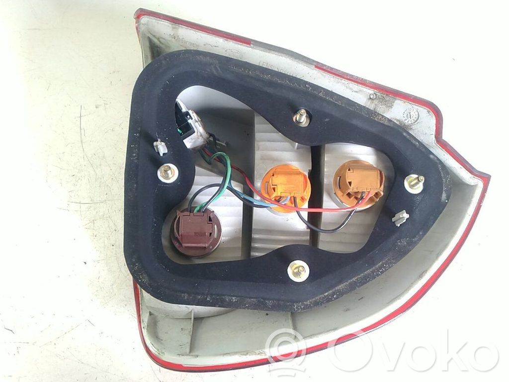 Mitsubishi Carisma Lampa tylna 