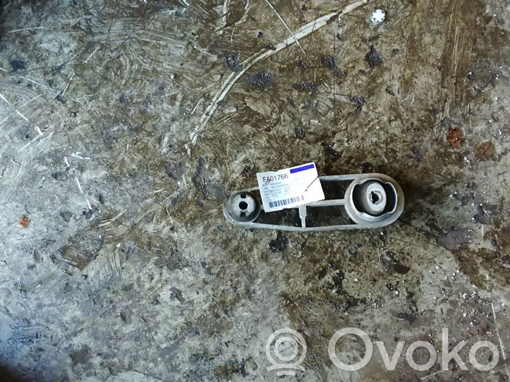 Engine mount bracket