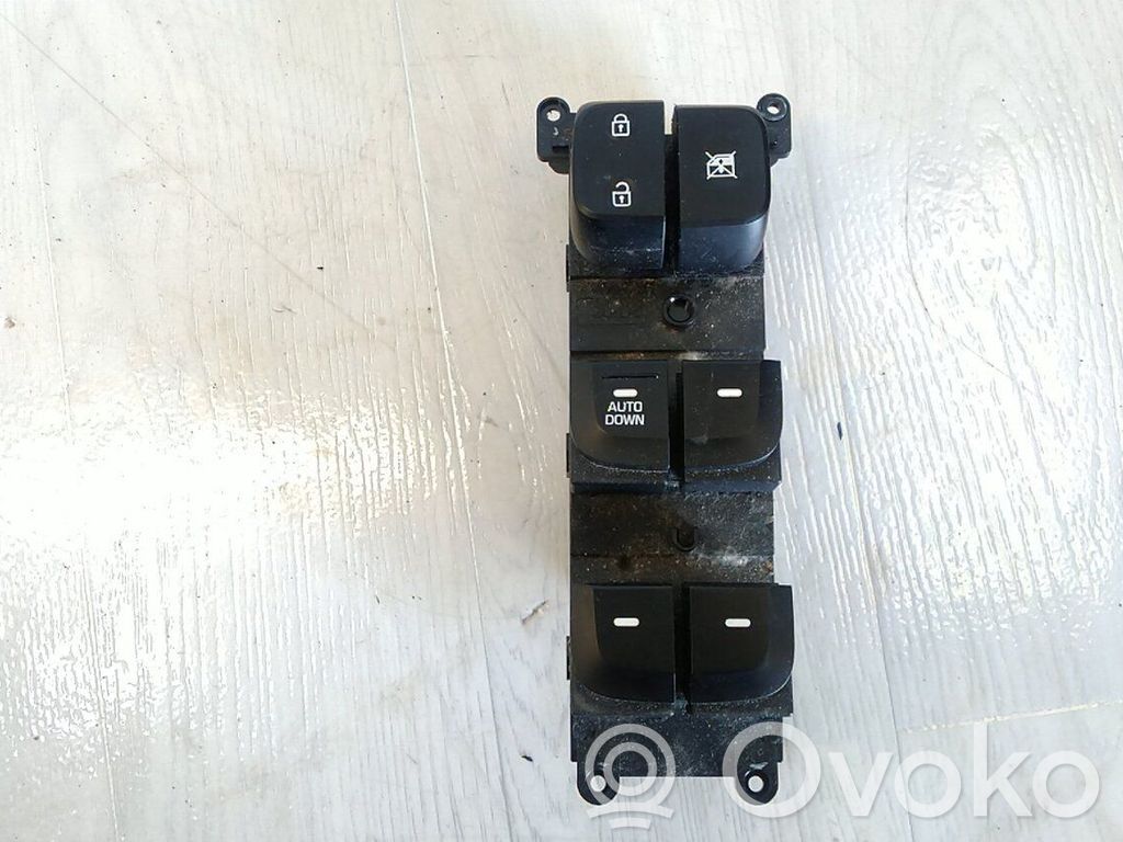 Hyundai i10 Electric window control switch 