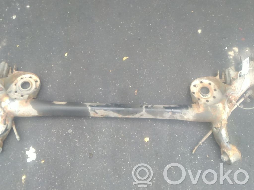 Toyota Yaris Trave dell'asse posteriore