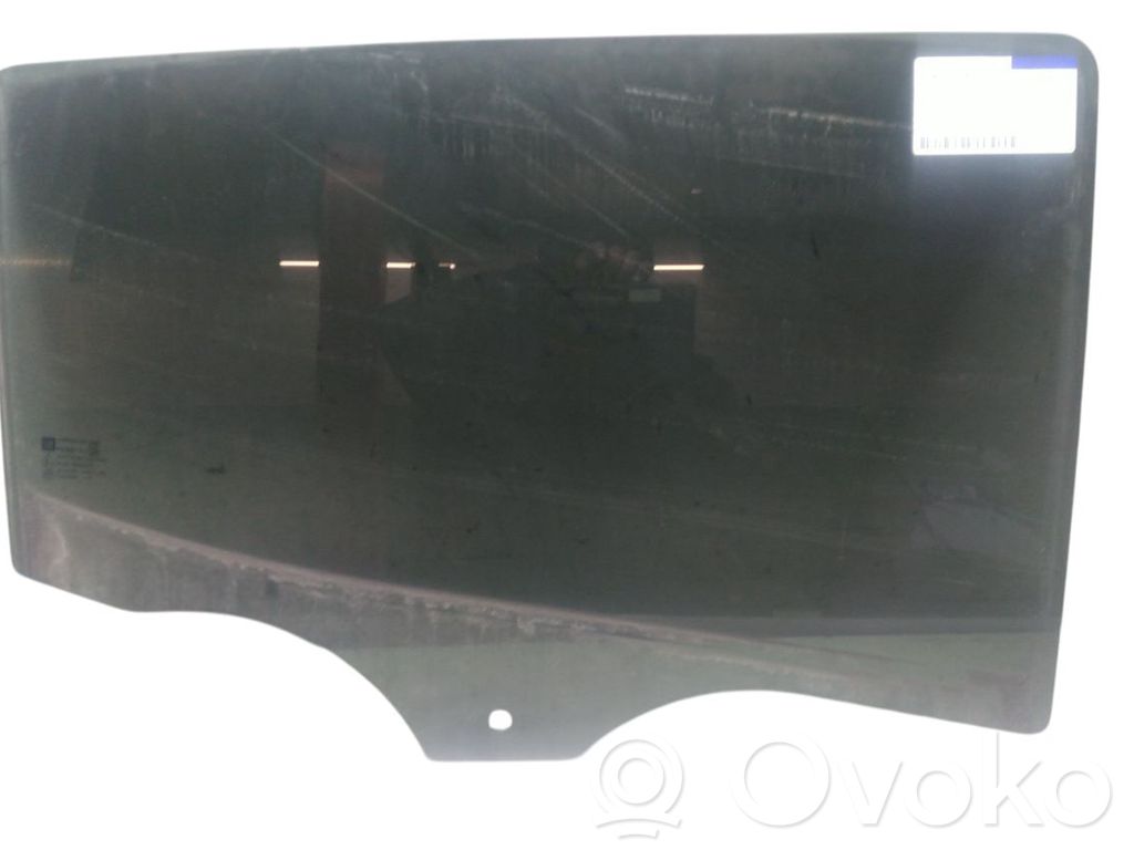 Opel Karl Luna de la puerta delantera cuatro puertas 