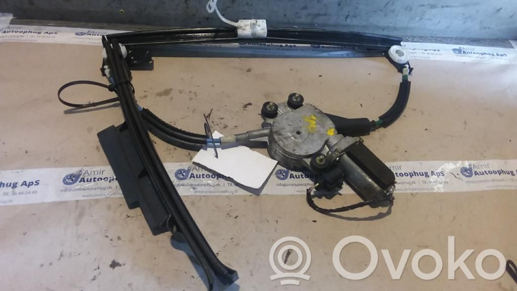 Alfa Romeo 147 Macara ușă față cu motor