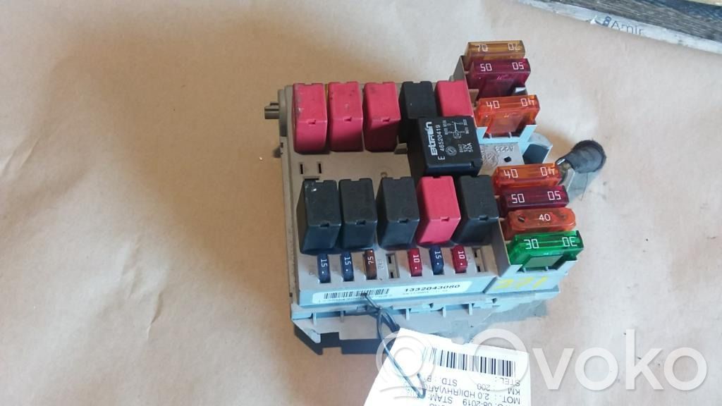 Module de fusibles   1332043080