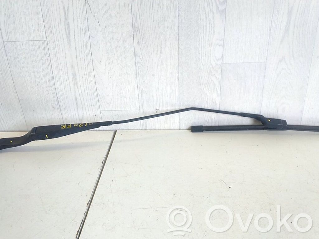 Opel Combo D Front wiper blade arm 