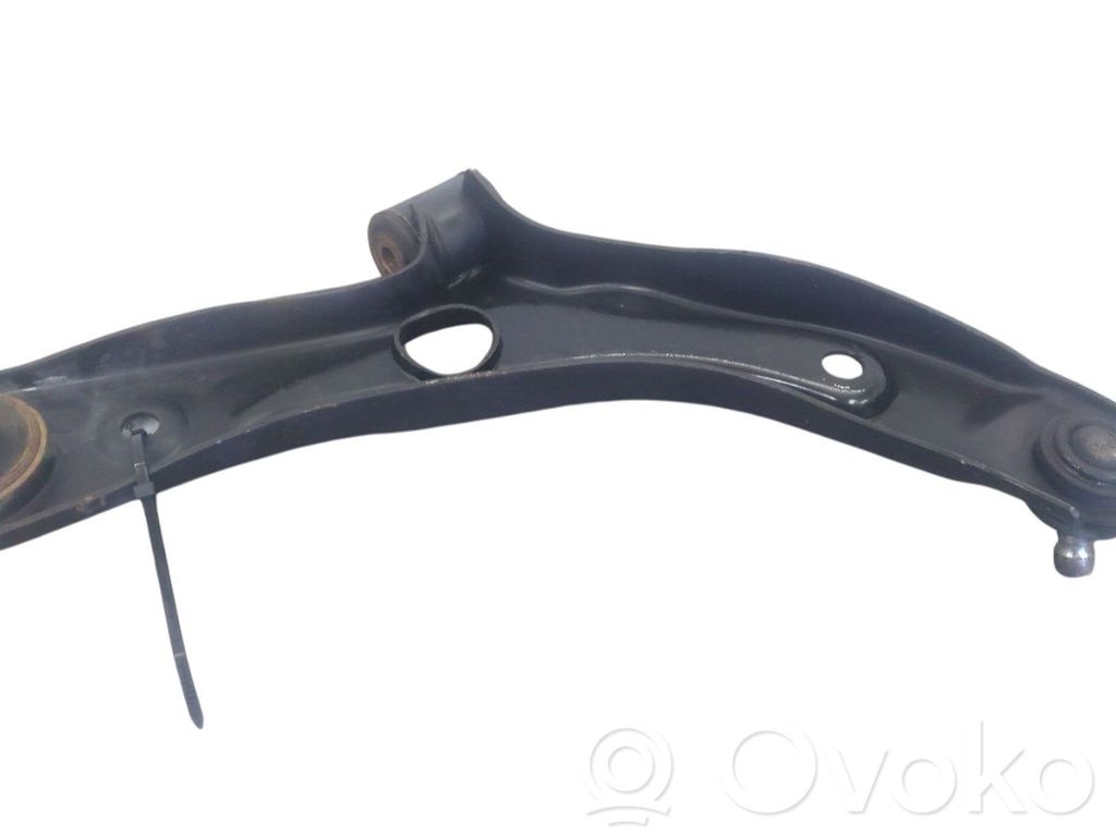 Front lower control arm/wishbone   4520172K01000