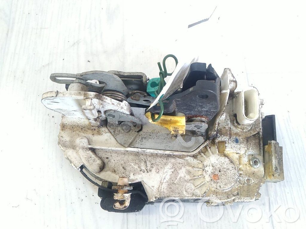 Centrinio užrakto varikliukas   4589415AA