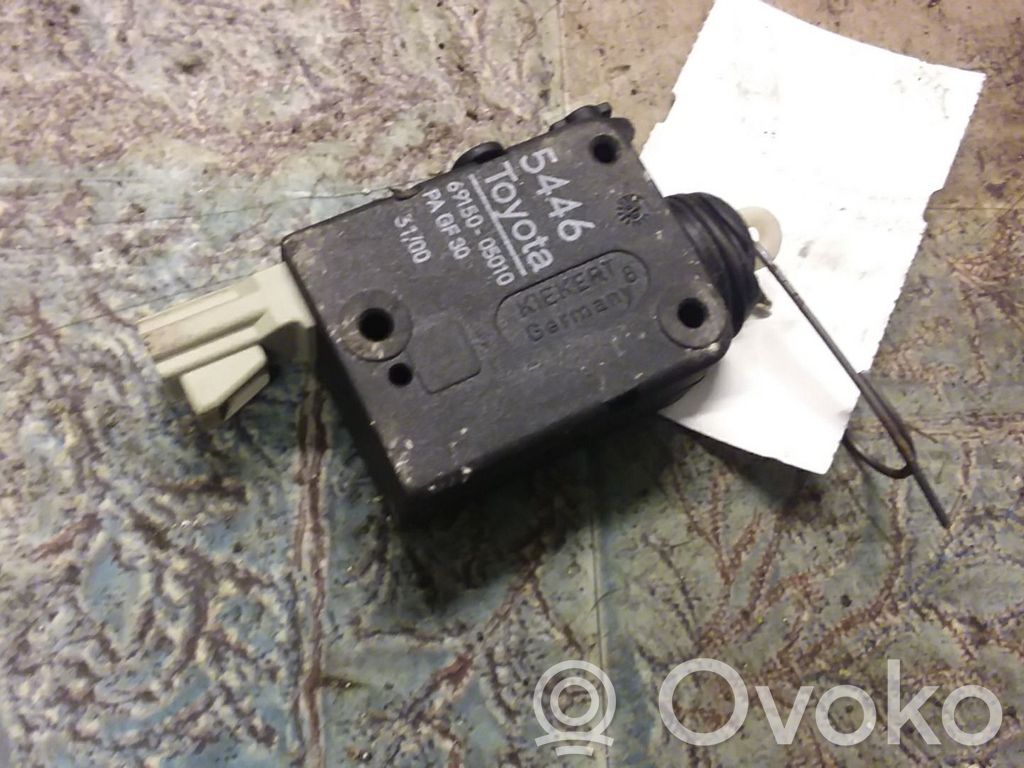 Toyota Avensis T220 Motor închidere centralizată 