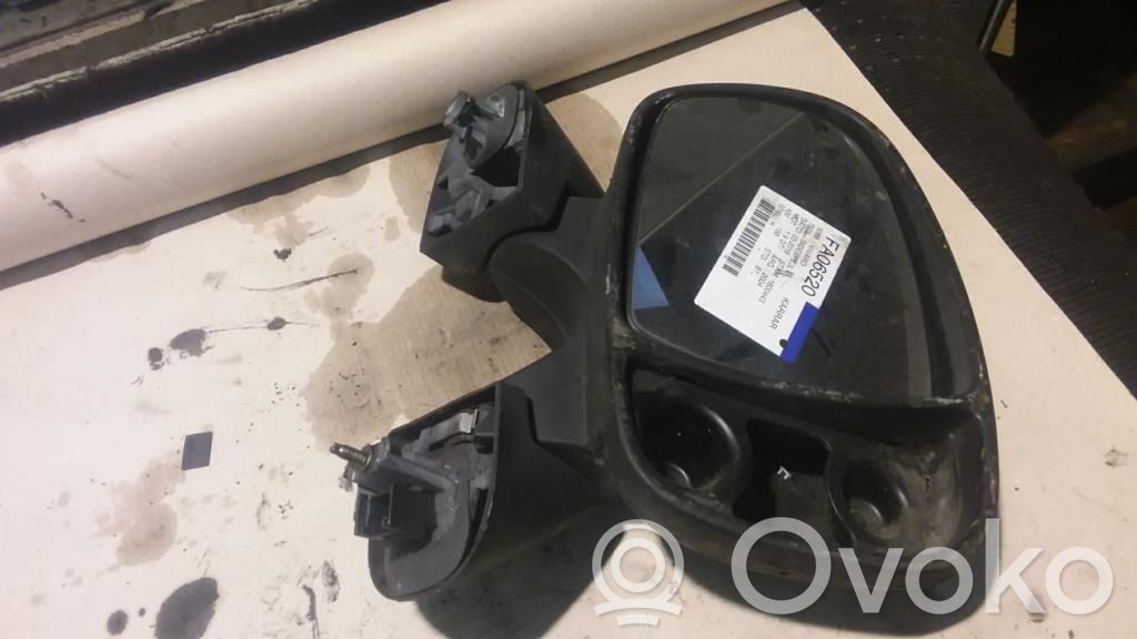 Opel Vivaro Etuoven sähköinen sivupeili