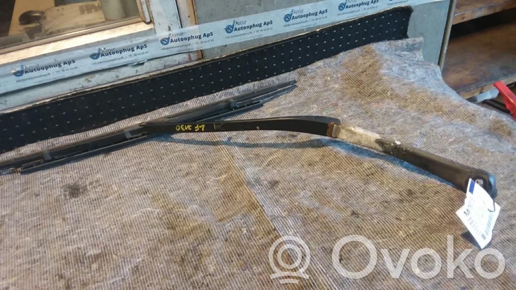Front wiper linkage