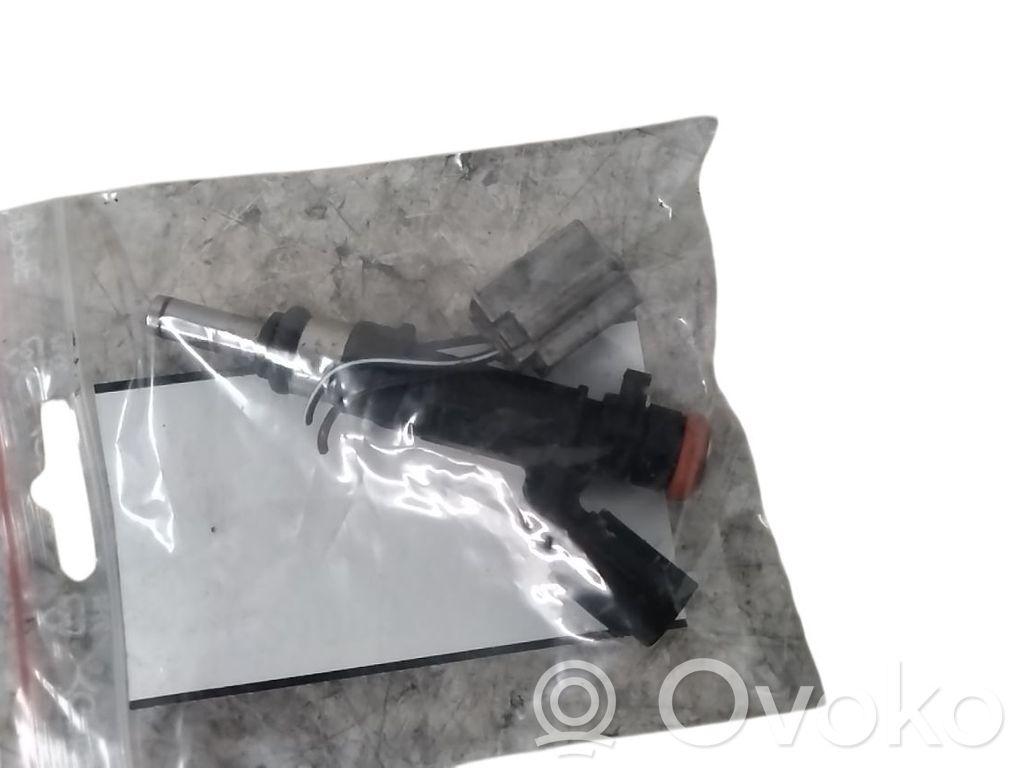 Inyector de combustible   1571073KA0000