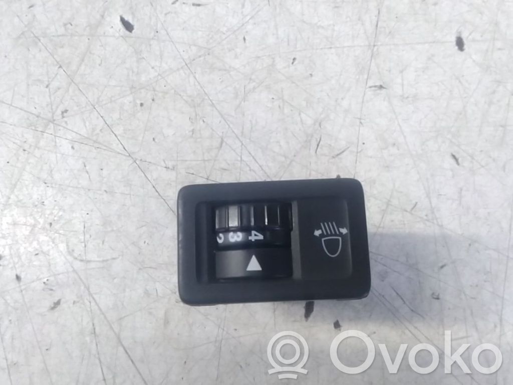 Suzuki Baleno IV Czujnik poziomu zawieszenia pneumatycznego osi przedniej 