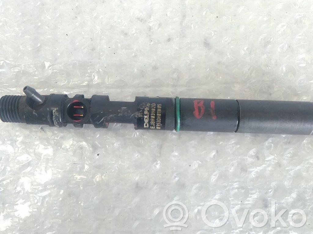 Injecteur de carburant   338004X400