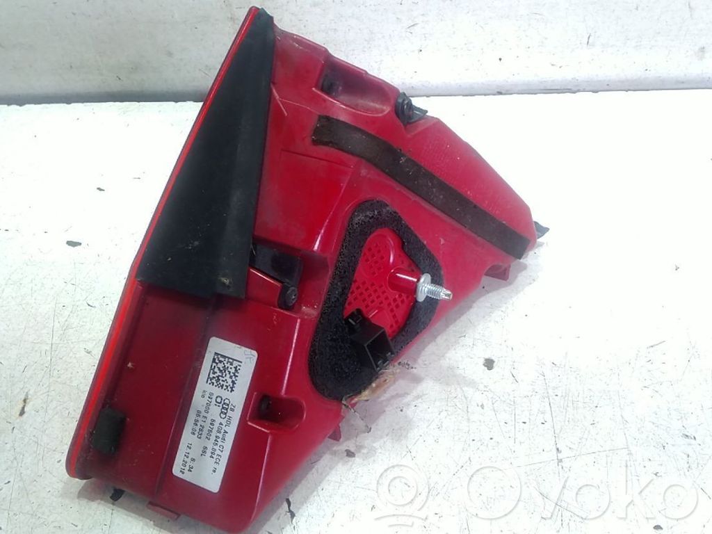 Luz trasera/de freno   4G8945094