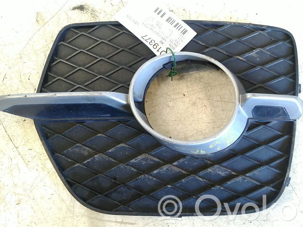 Front bumper upper radiator grill   51117188383
