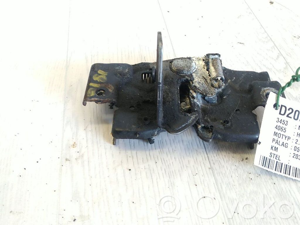 Spyna variklio dangčio   GS1F56620A
