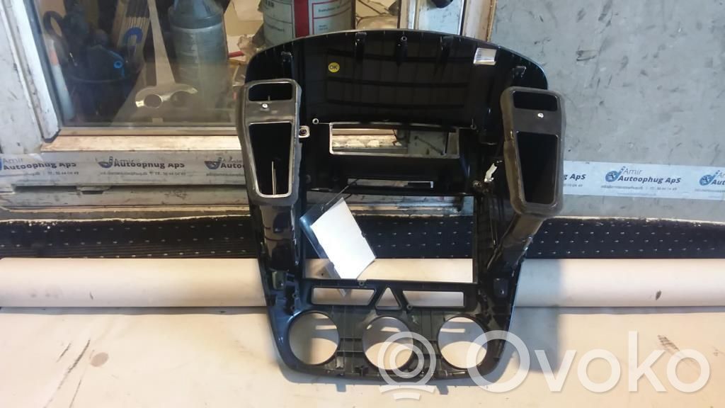 KIA Ceed Rămă unitate radio/GPS 