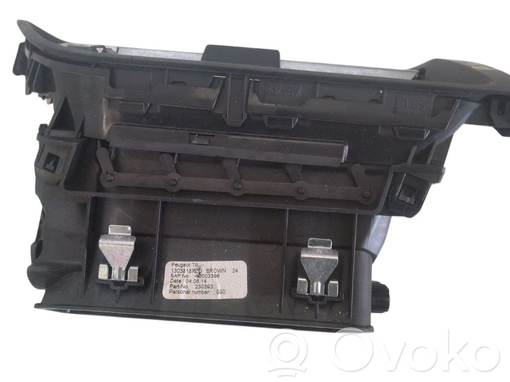 Peugeot 308 Rejilla de ventilación central del panel 