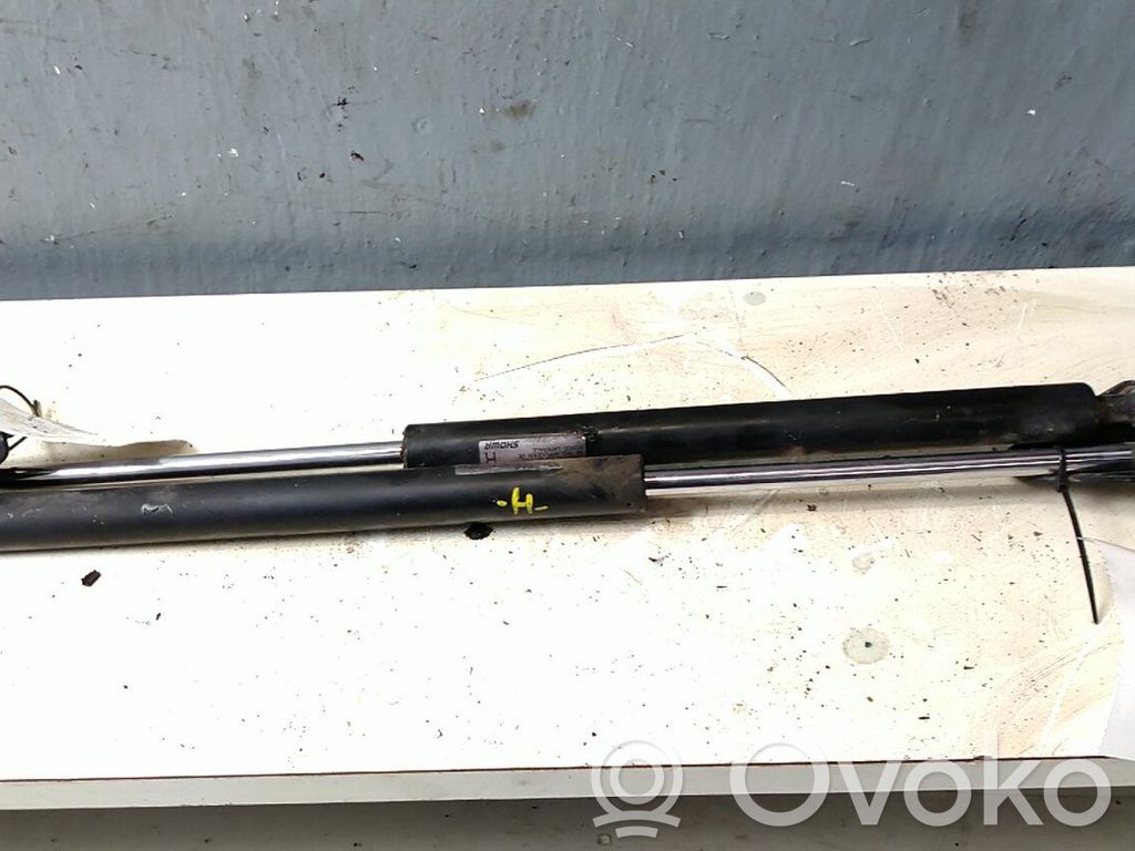 Honda FR-V Tailgate/trunk strut/damper 