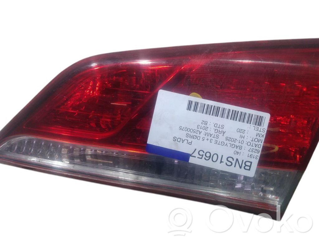 Luz trasera/de freno   924403Z600