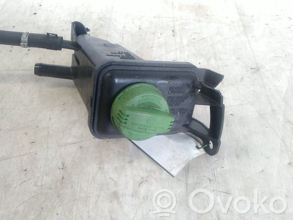 Audi A4 S4 B6 8E 8H Ohjaustehostimen nestesäiliö 