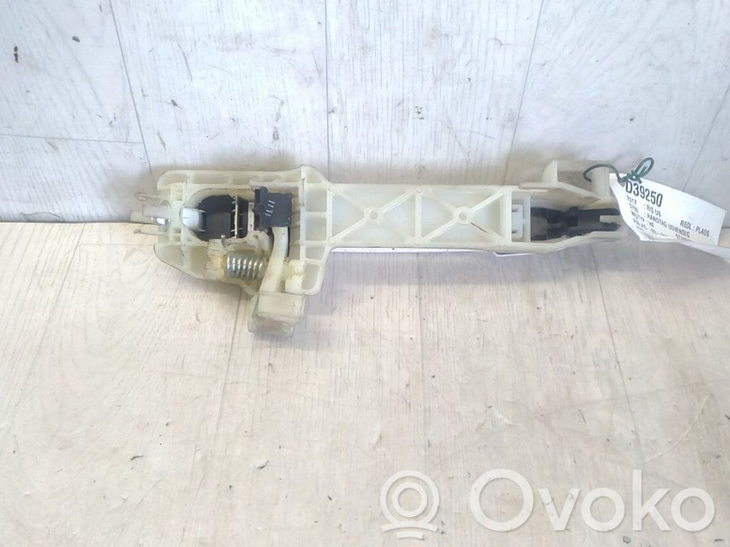 KIA Rio Manecilla externa puerta delantera 