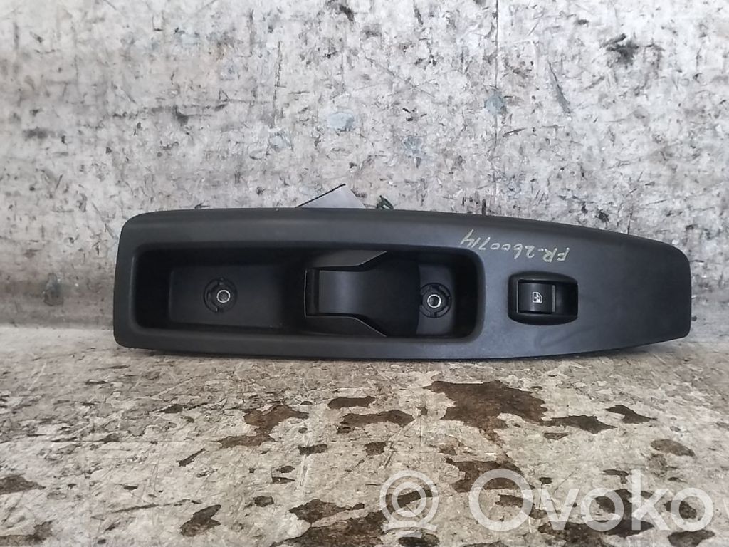 Fiat Doblo Przyciski szyb 