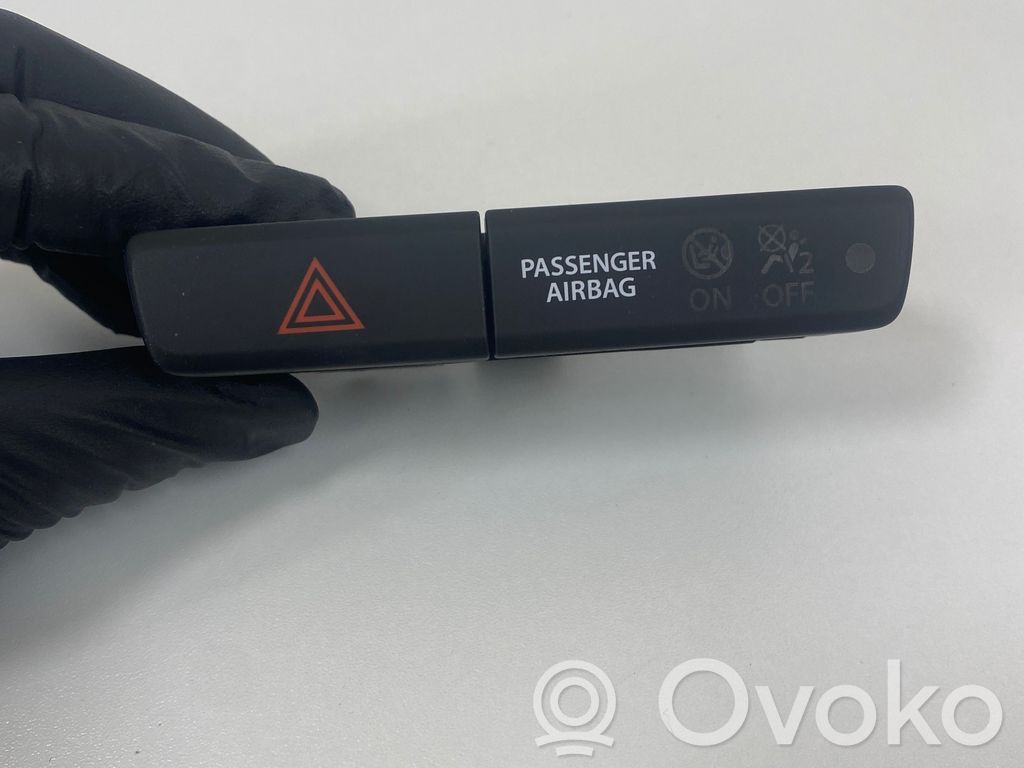 Suzuki Ignis Hazard light switch 