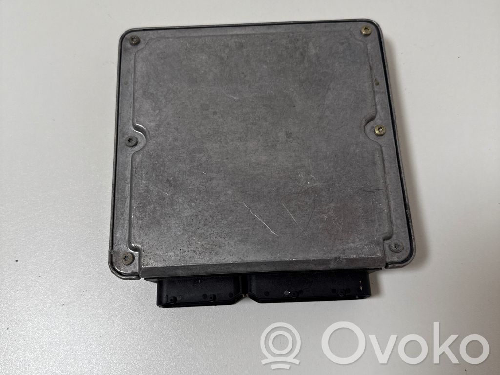 Volkswagen PASSAT B5 Engine control unit/module 