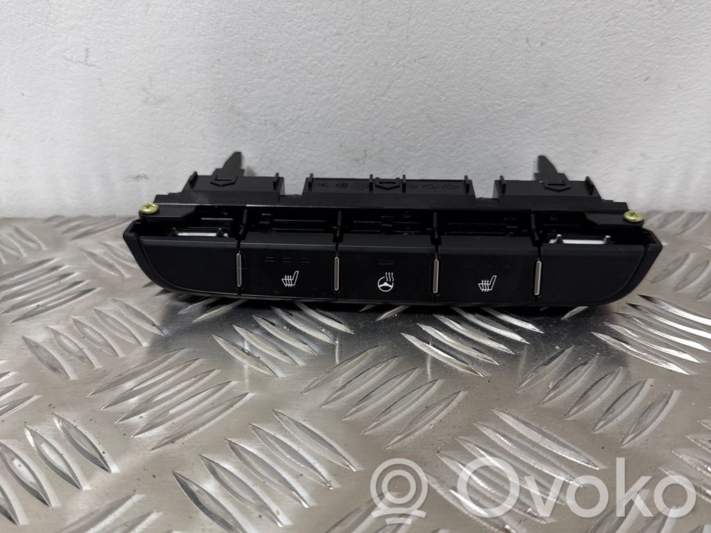 KIA Ceed Seat heating switch 