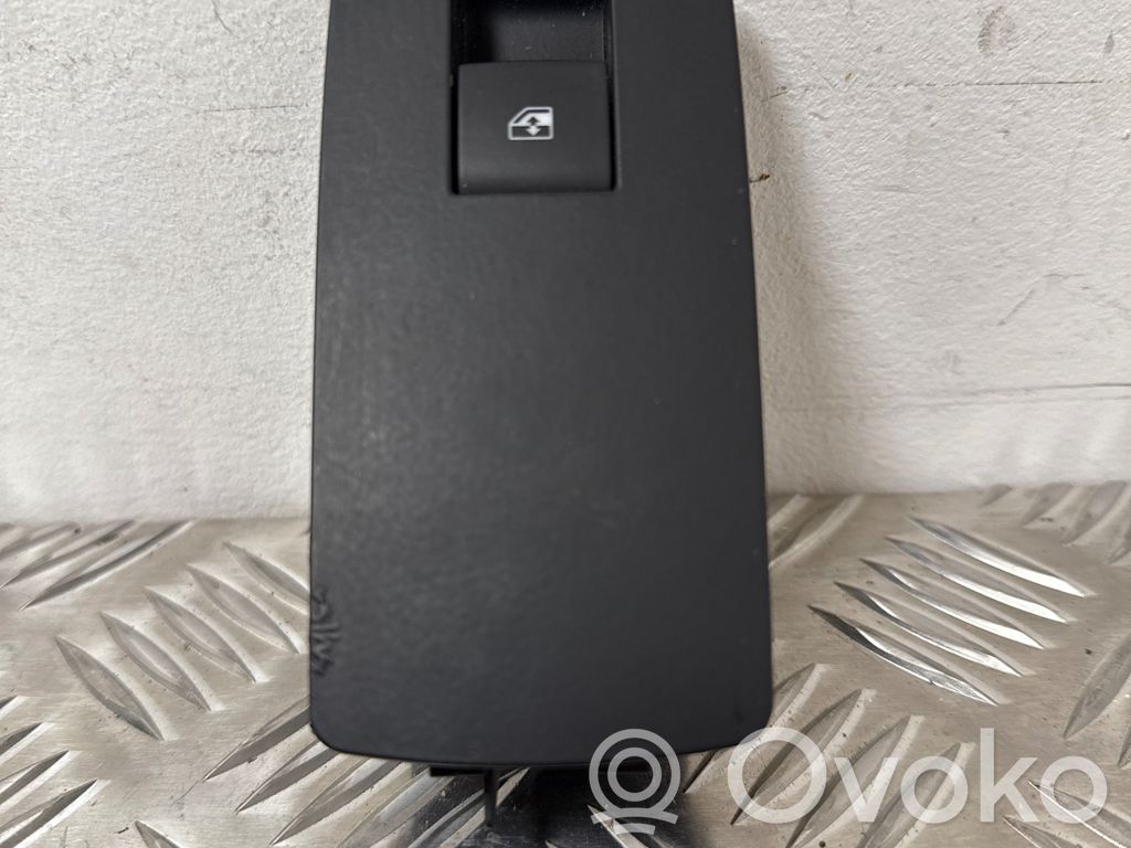 Opel Insignia A Electric window control switch 