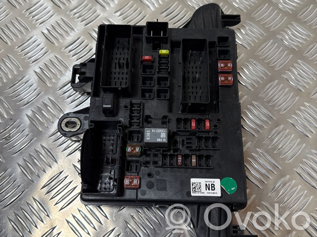 Opel Insignia A Fuse module 
