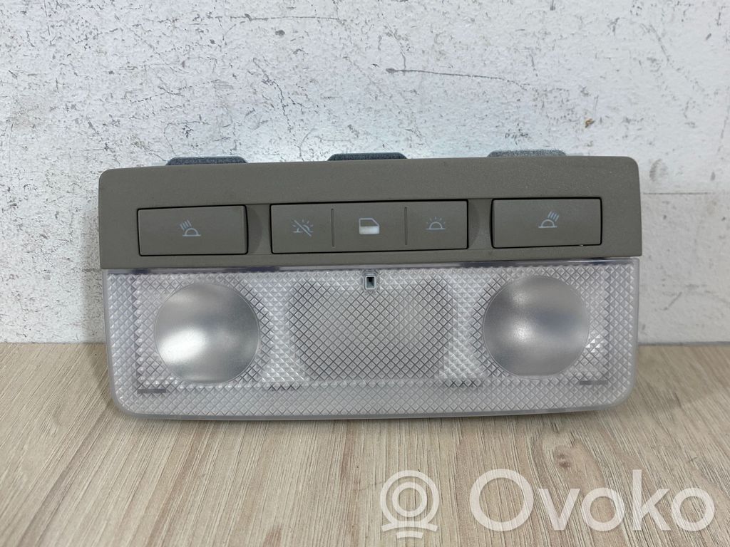 Opel Meriva B Etuistuimen valo 