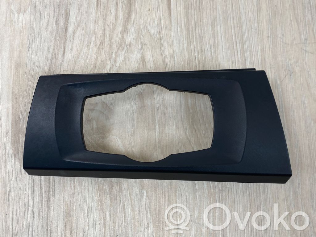 BMW 3 E90 E91 Kita salono detalė 
