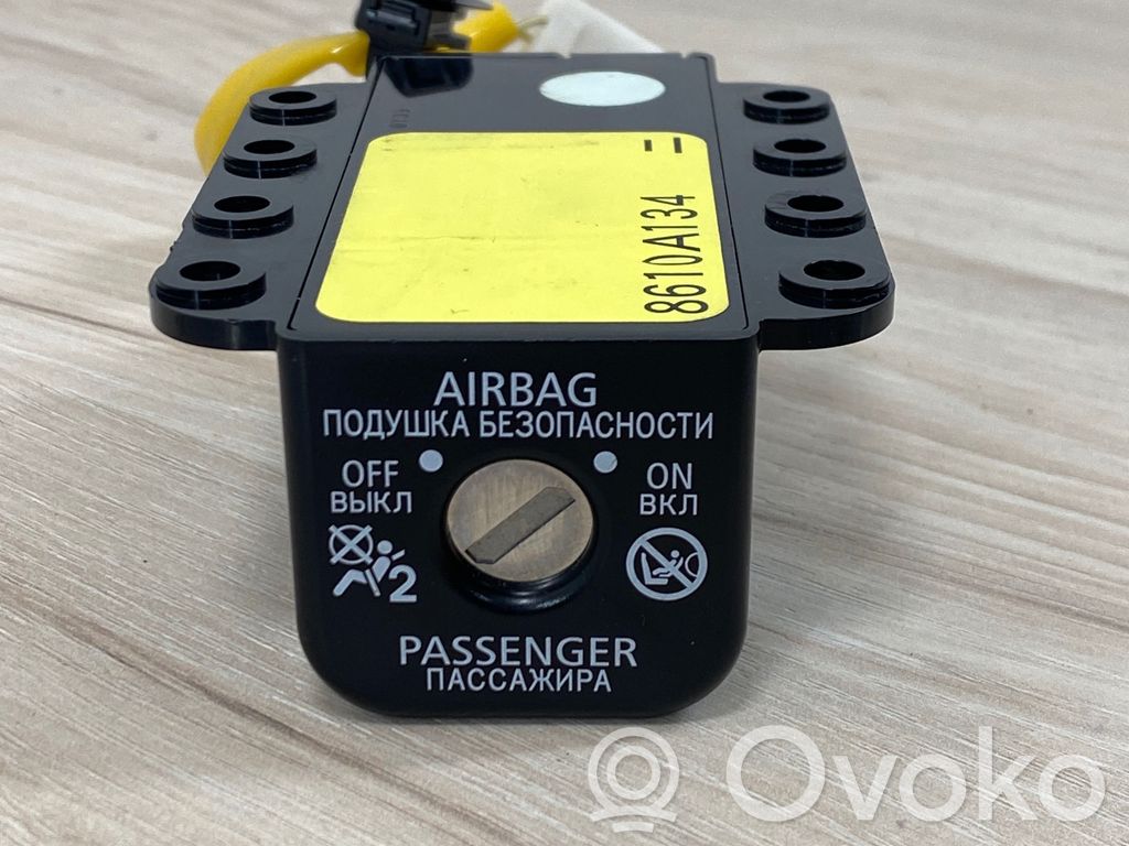 Mitsubishi ASX Passenger airbag on/off switch 