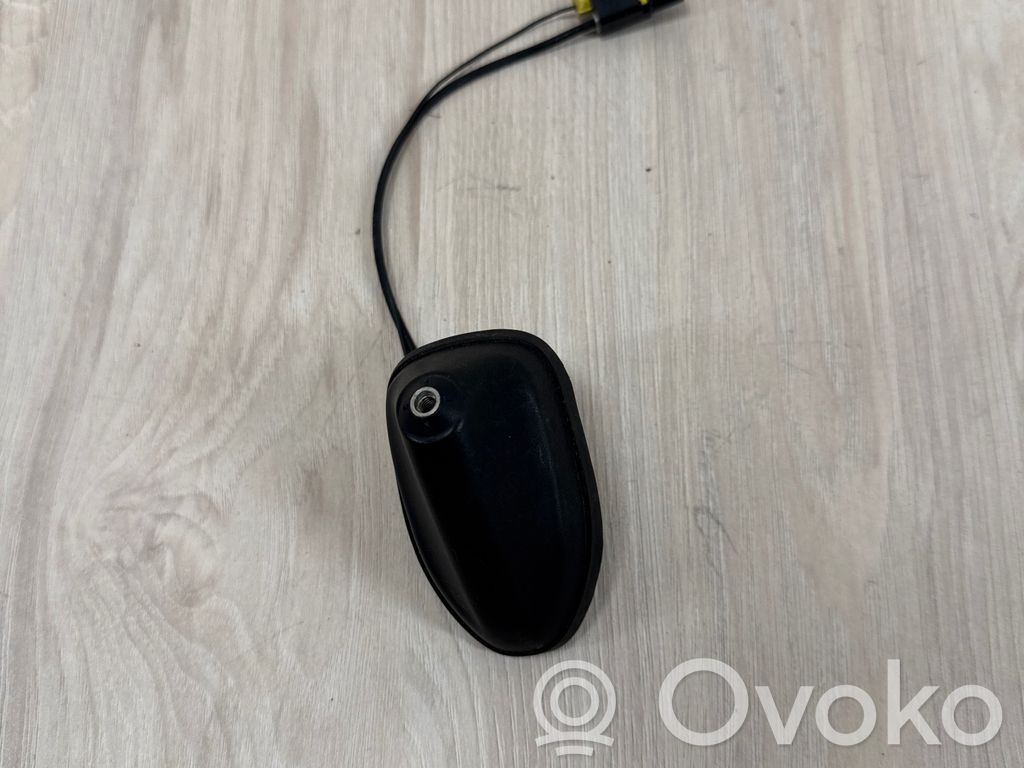 Ford Kuga I Radion antenni 