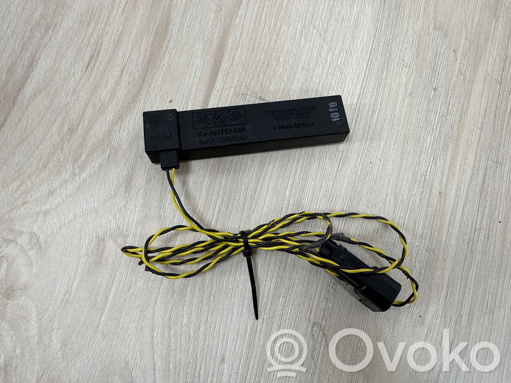 Ford Kuga I Aerial antenna amplifier 