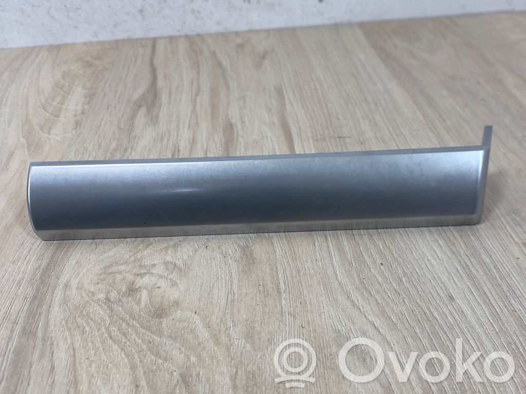Panel trim   6956691