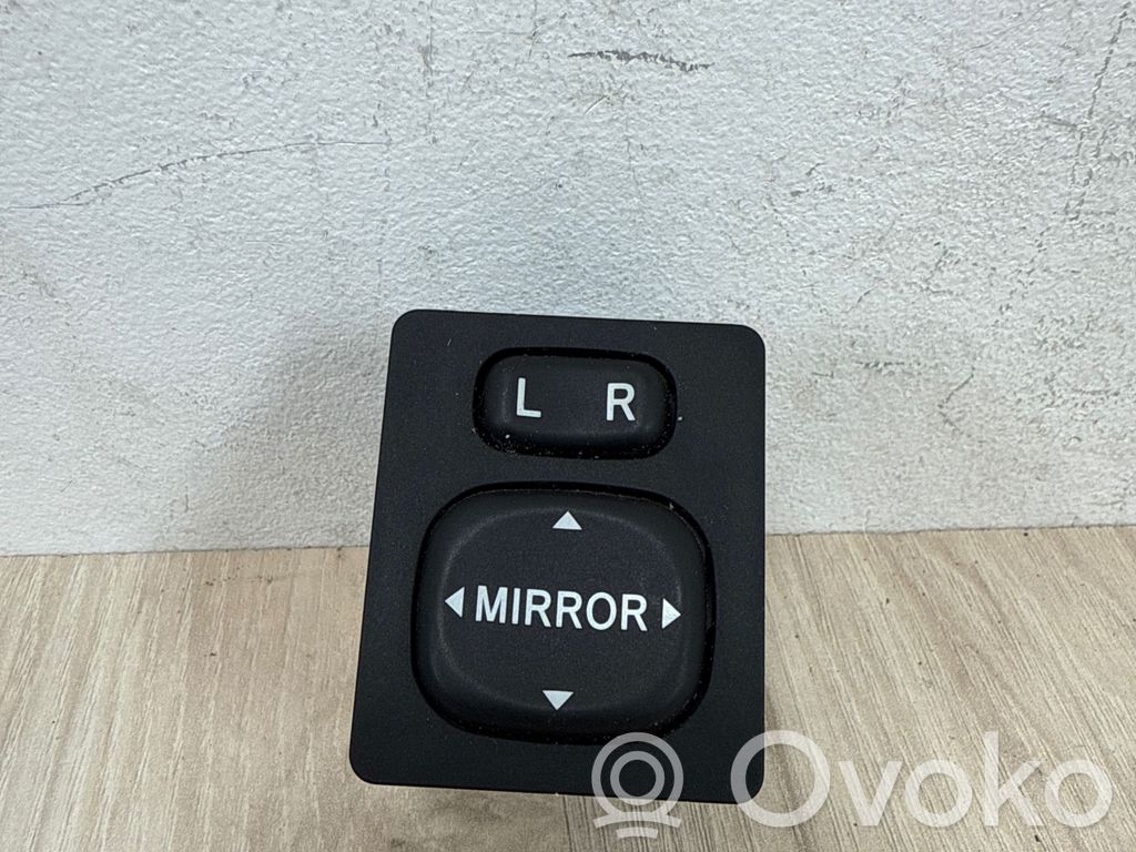 Toyota Corolla Verso AR10 Wing mirror switch 