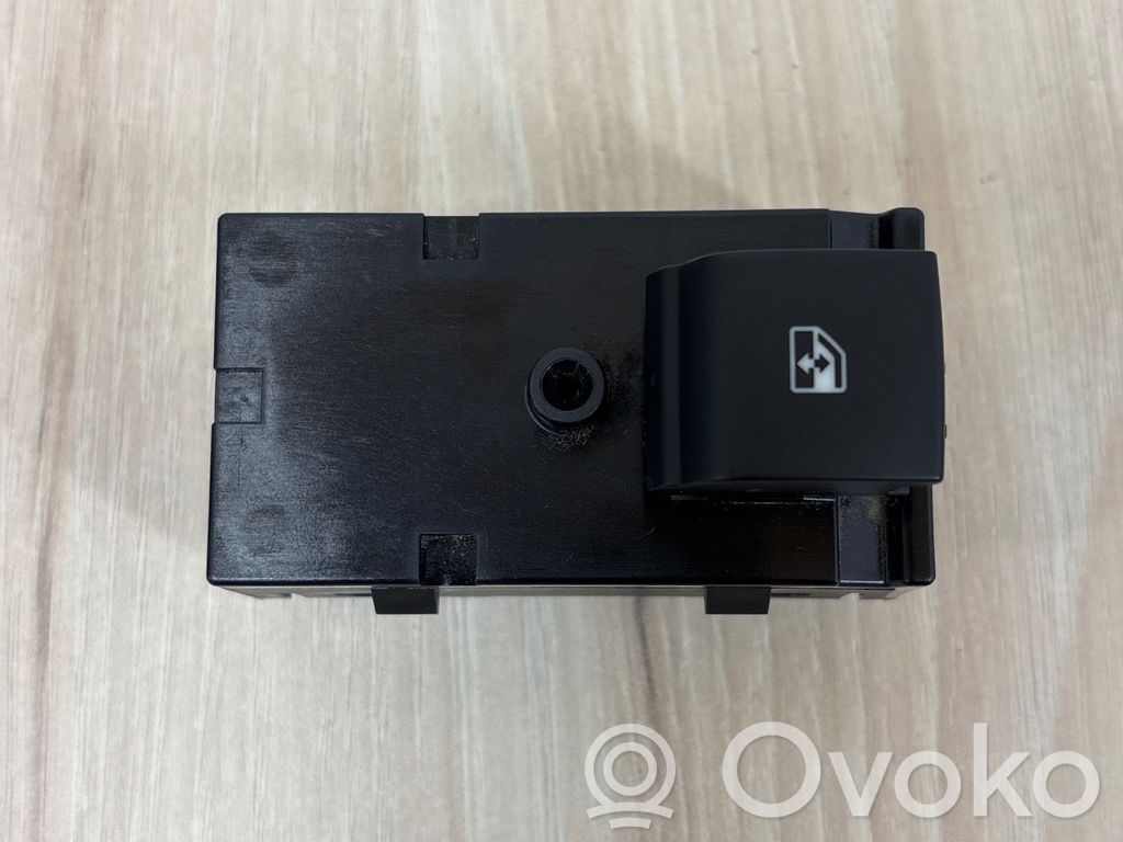 Opel Astra K Electric window control switch 