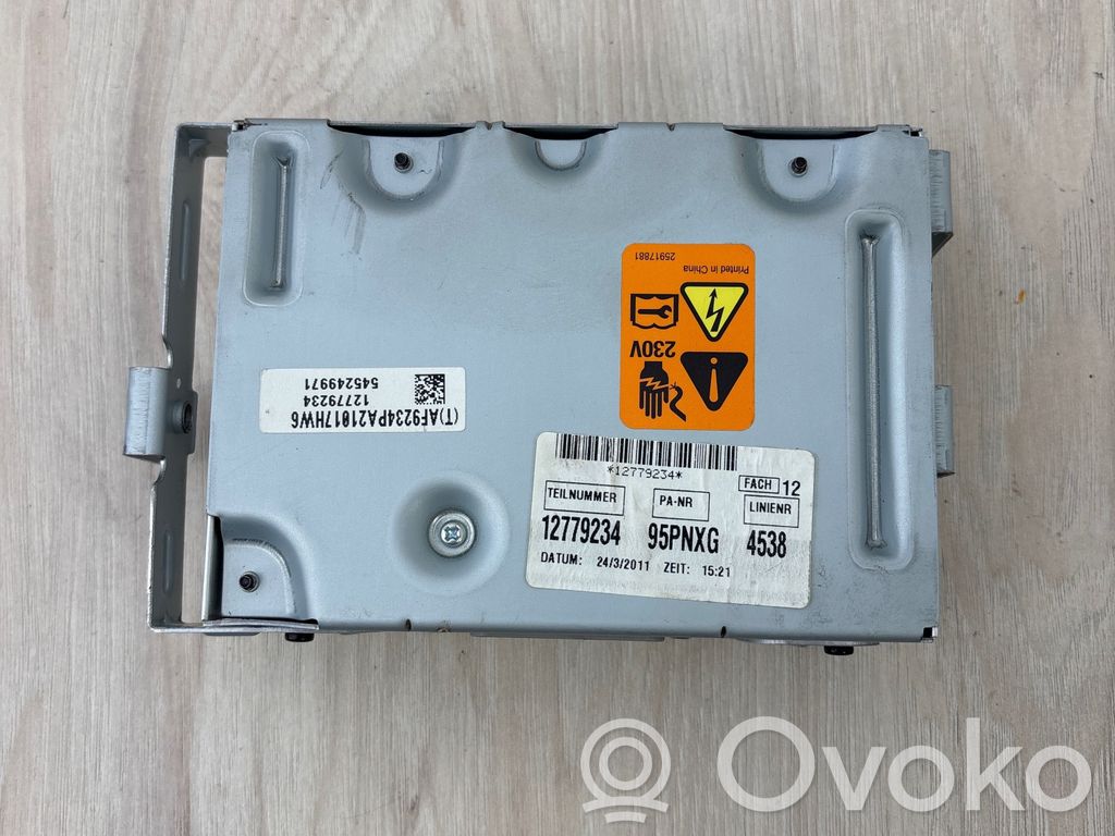 Opel Insignia A Voltage converter inverter 
