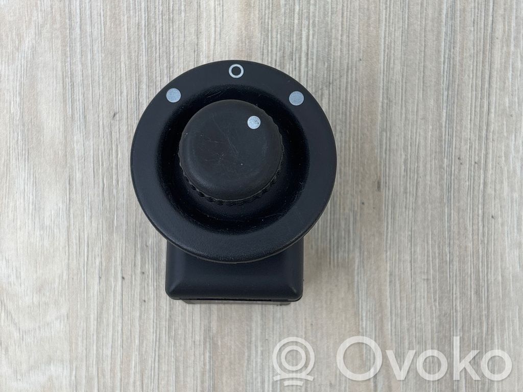 Dacia Duster Wing mirror switch 