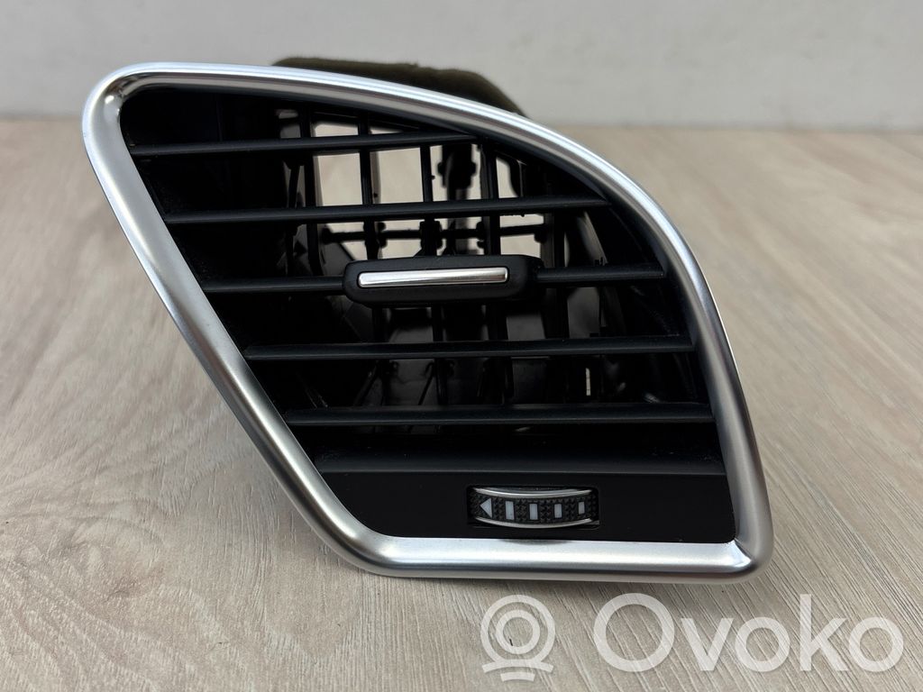 Audi A4 S4 B8 8K Šoninės oro grotelės 