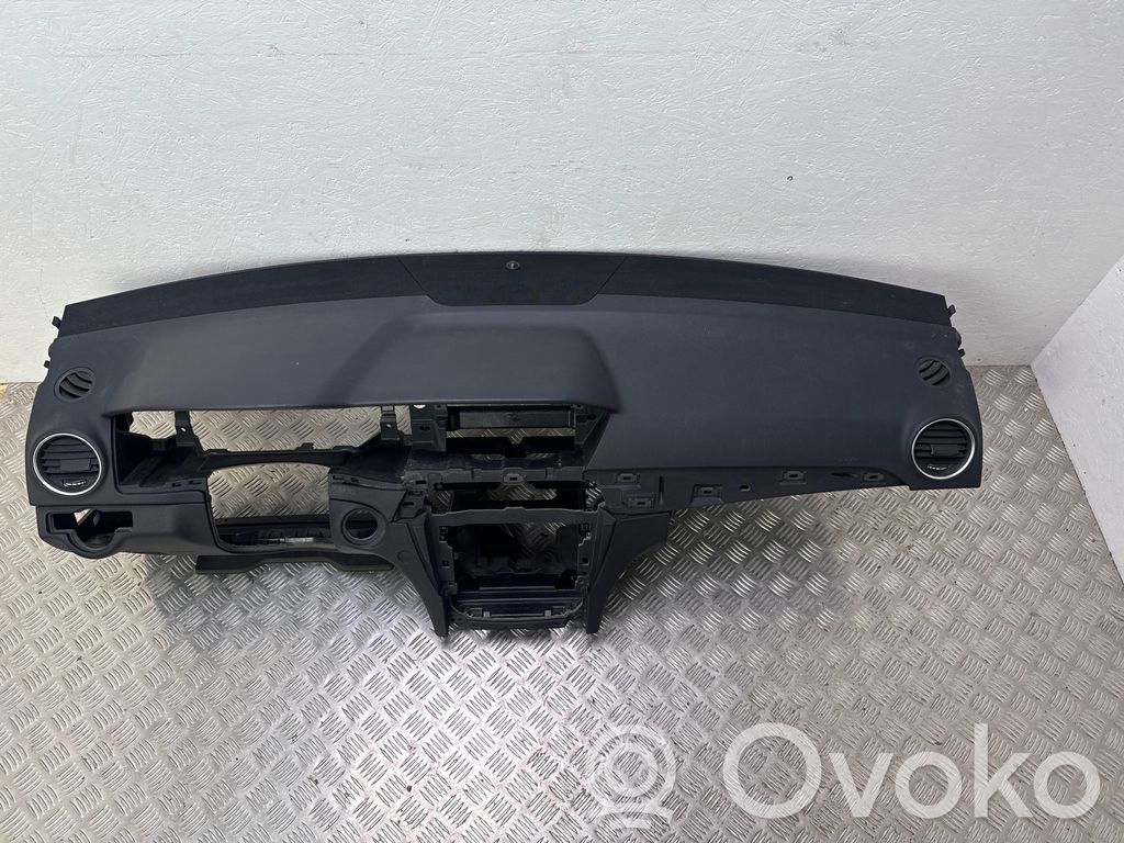 Mercedes-Benz C W204 Panel de instrumentos 