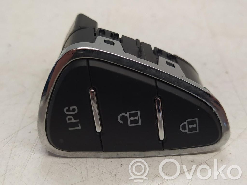 Opel Corsa E Central locking switch button 
