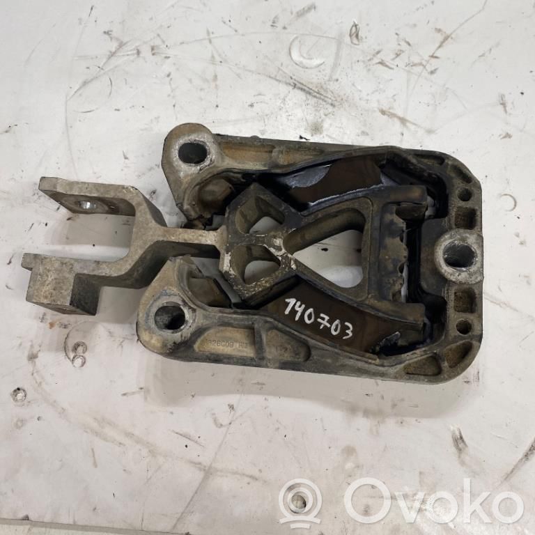 Ford Focus Engine mount bracket 