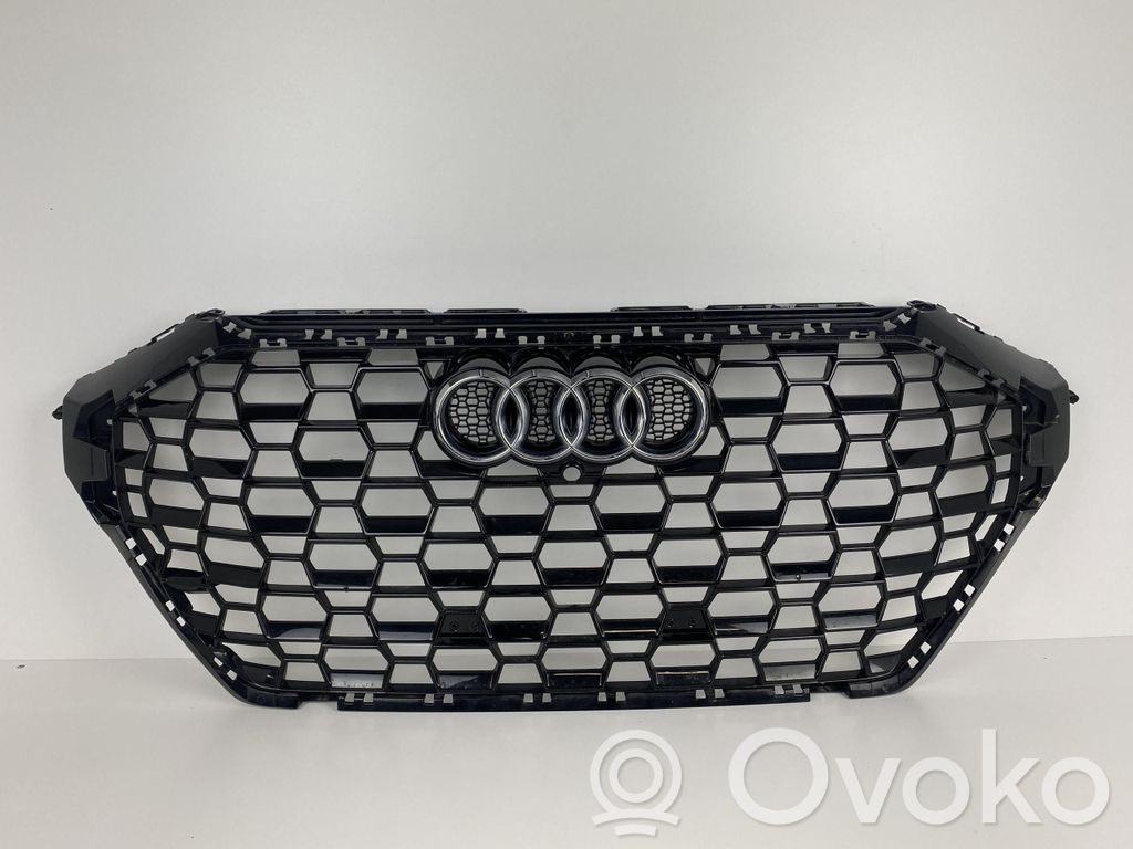Audi RS Q3 Grotelės viršutinės 