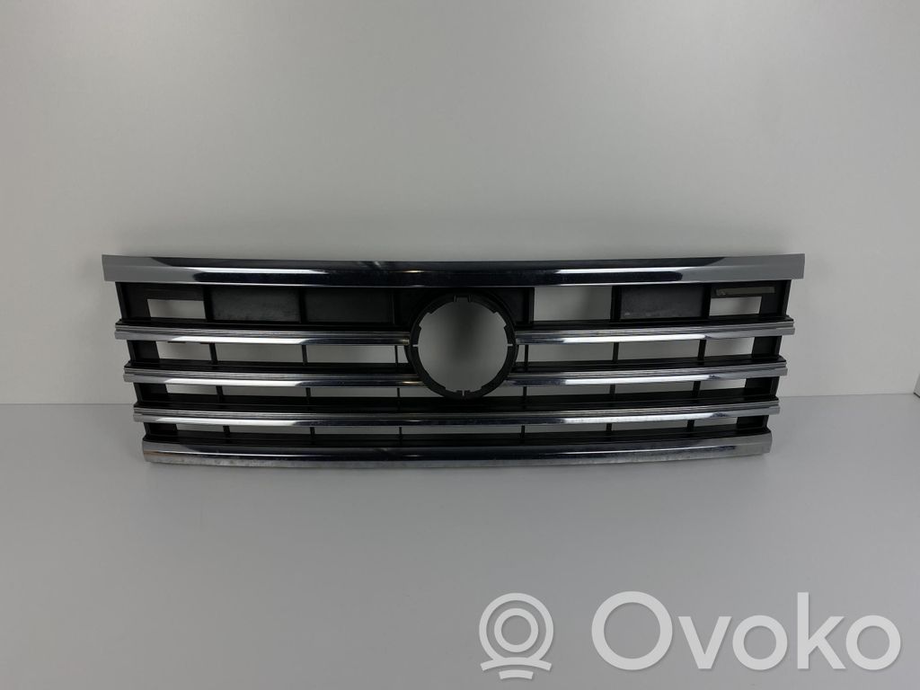 Volkswagen Touareg III Maskownica / Grill / Atrapa górna chłodnicy 