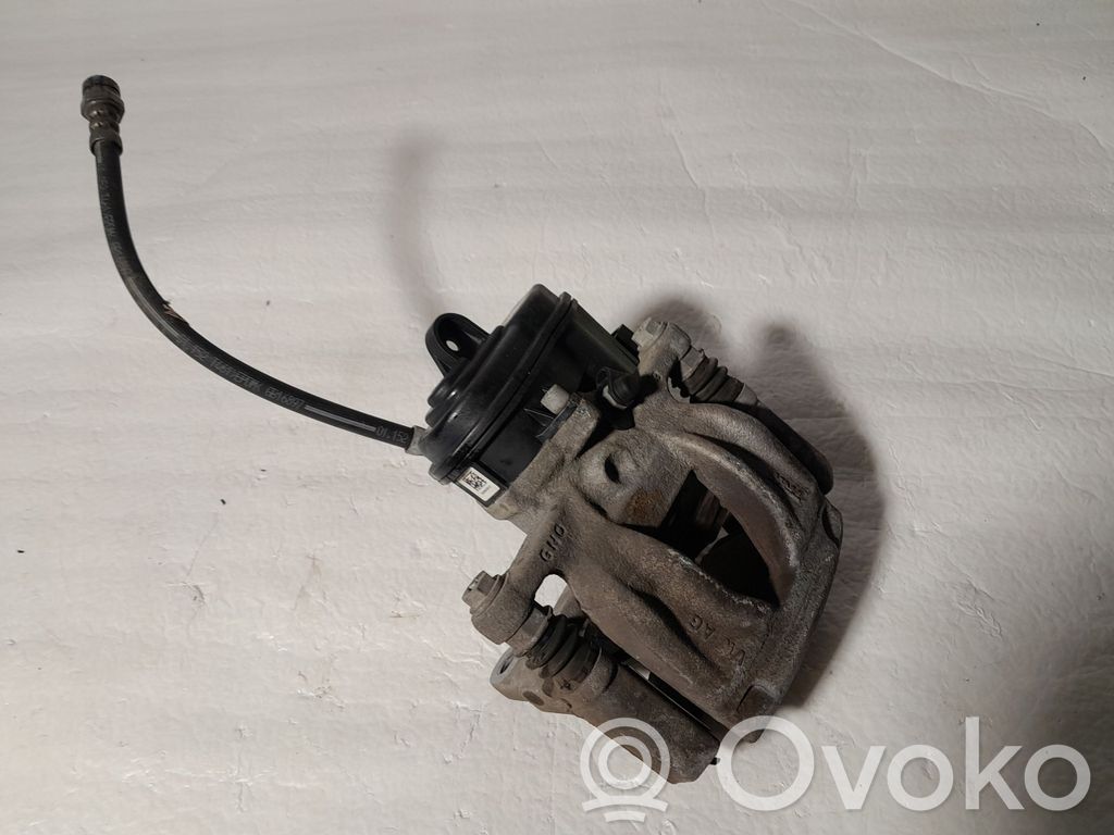 Audi A4 S4 B9 8W Tylny zacisk hamulcowy 