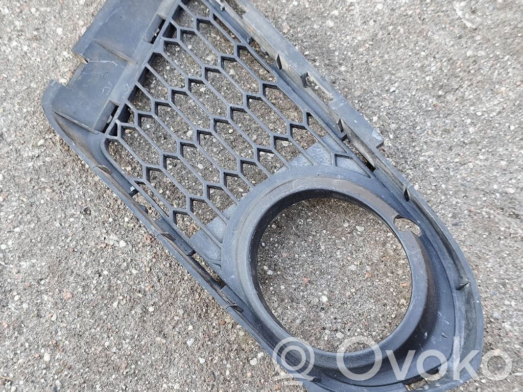 BMW 3 E92 E93 Priešrūkinio žibinto apdaila/ grotelės 